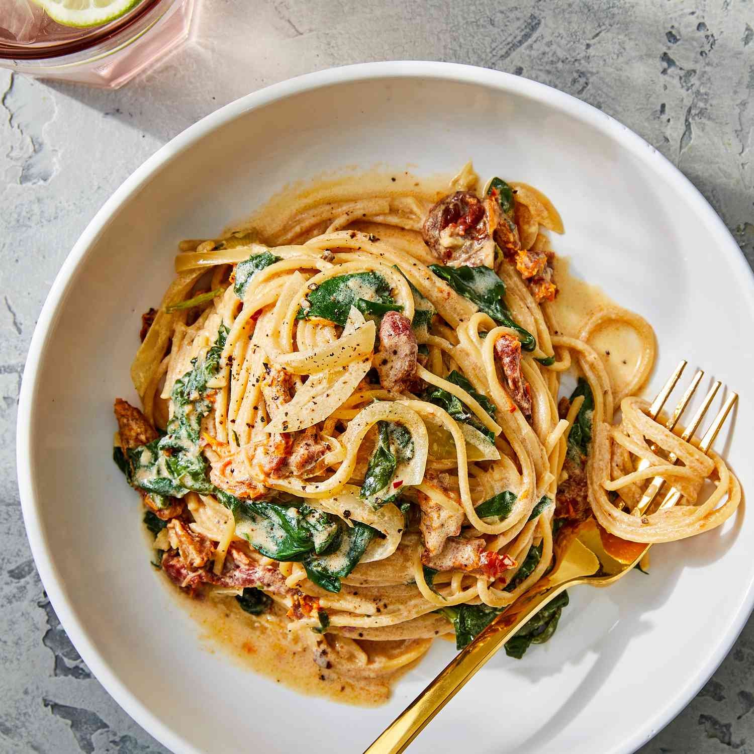 spaghetti-and-spinach-with-sun-dried-tomato-cream-sauce